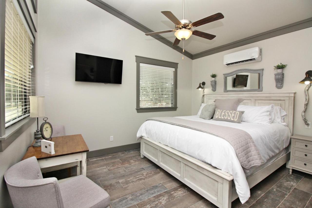 Green Acres Cottages - Dripping Springs Suite Wimberley Εξωτερικό φωτογραφία