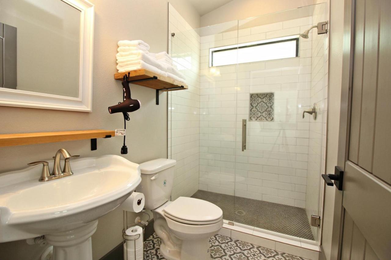 Green Acres Cottages - Dripping Springs Suite Wimberley Εξωτερικό φωτογραφία